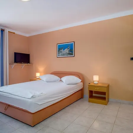 Julija Appartement *