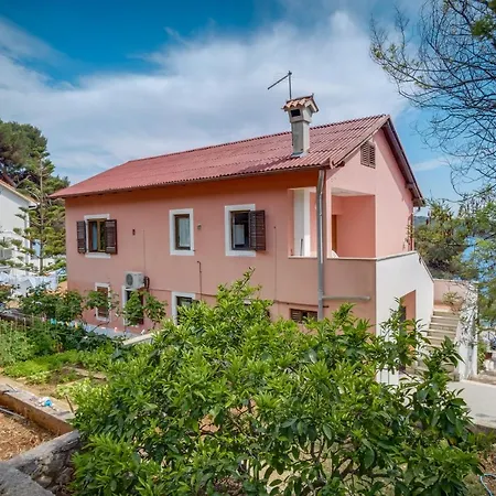 Julija Appartement *